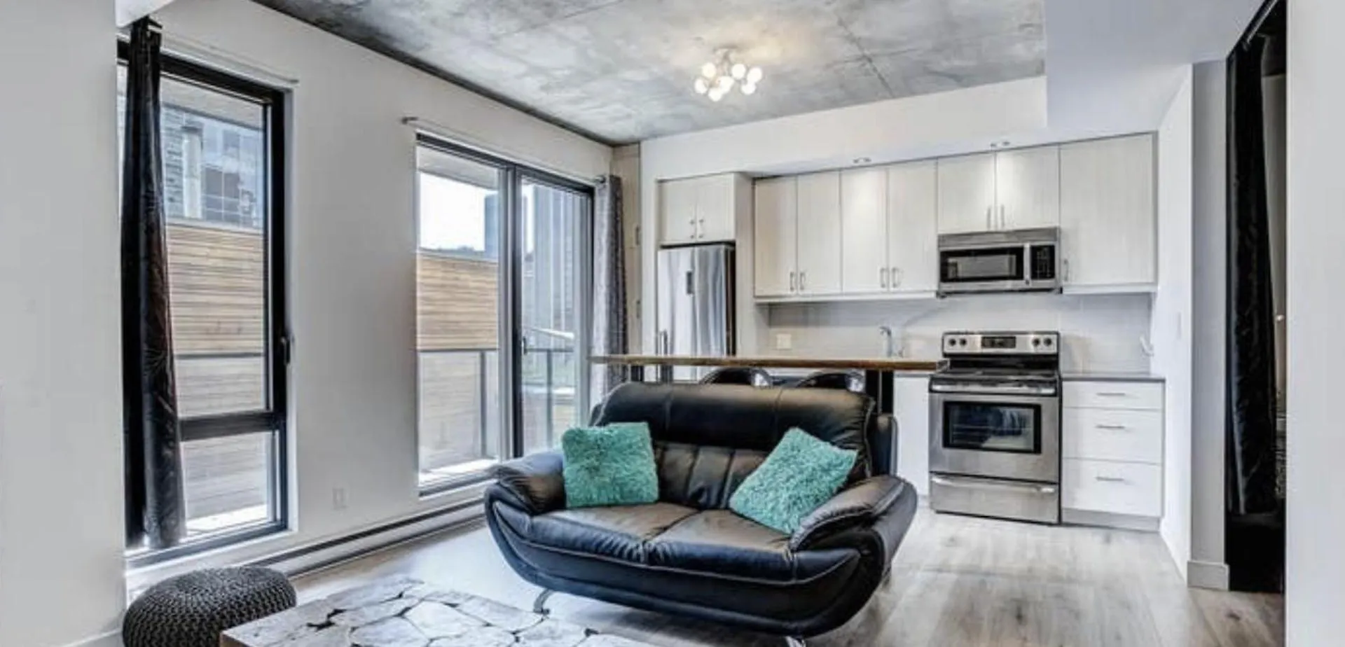 Inch Apartment Montreal