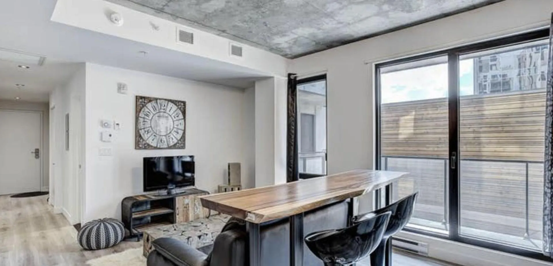 Inch Apartment Montreal